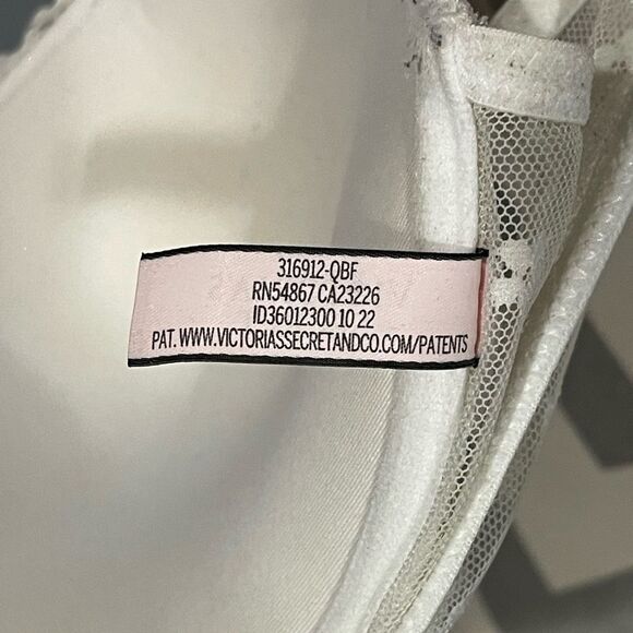 Victorias Secret Bra 36C - Picture 9 of 10